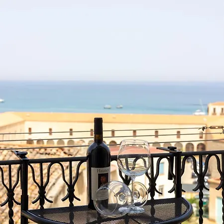 Amuni - Exclusive In Centro A Vista Mare Apartment Cefalu