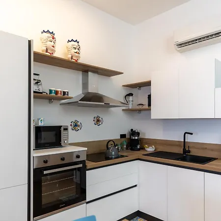 Amuni - Exclusive In Centro A Vista Mare Apartment
