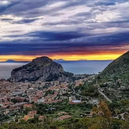 Amuni - Exclusive In Centro A Vista Mare Apartment Cefalu