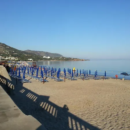 Amuni - Exclusive In Centro A Vista Mare Apartment Cefalu